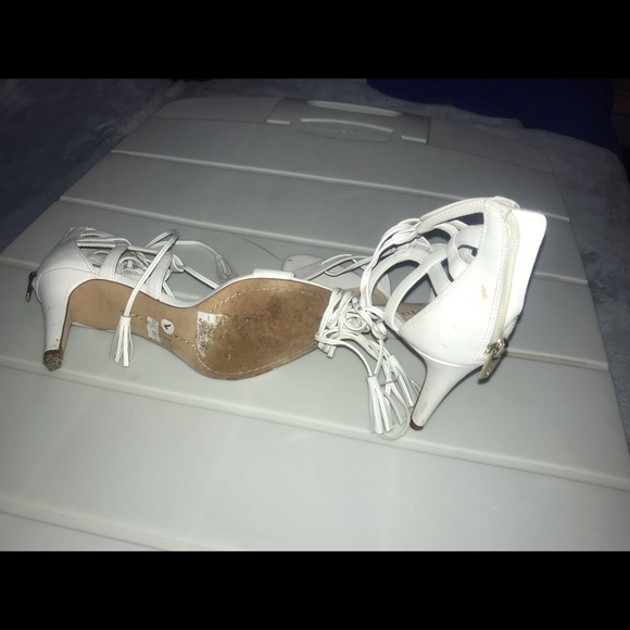 Vince Camuto White open toe Stilletos - Picture 7 of 7